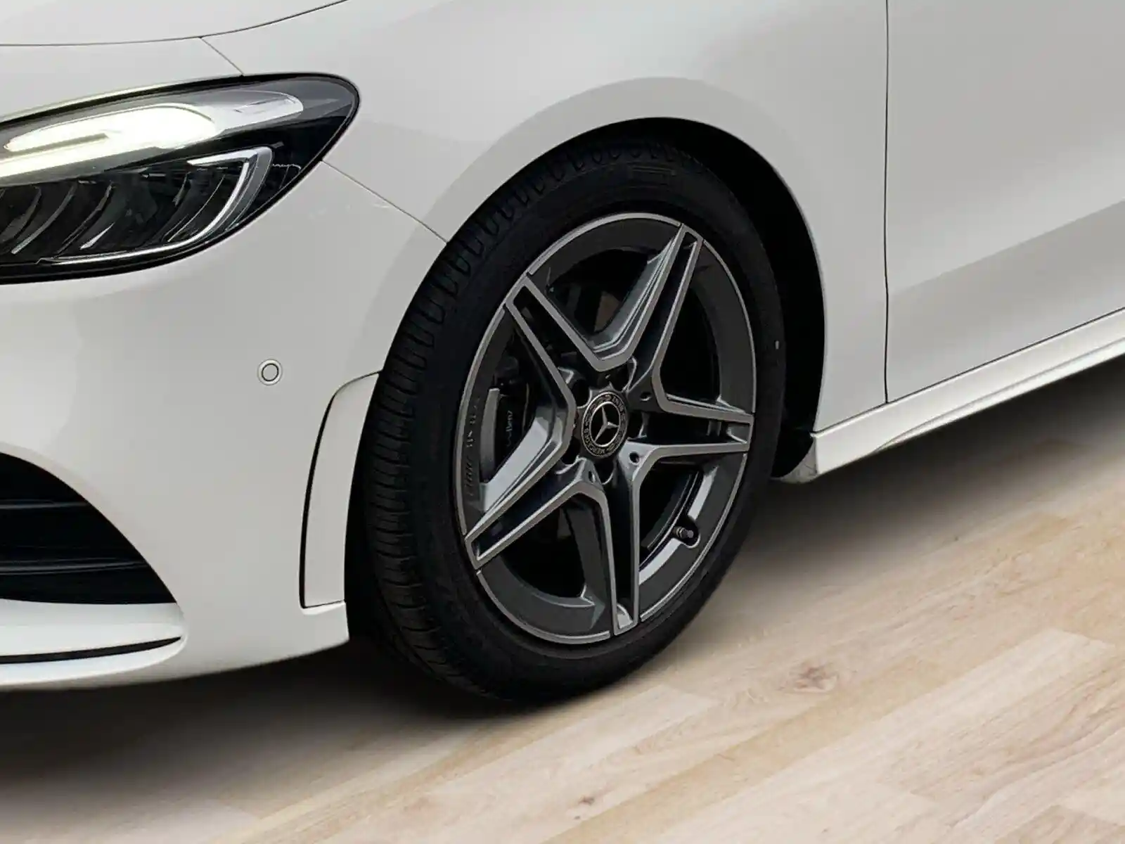 Mercedes-Benz B 200