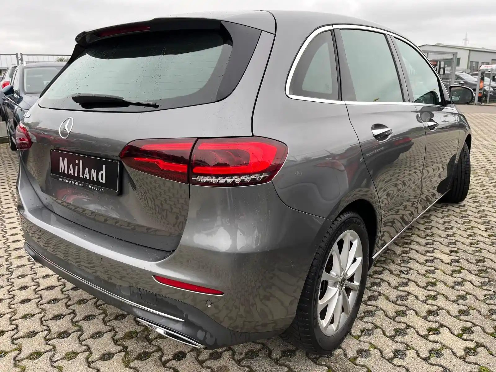 Mercedes-Benz B 200