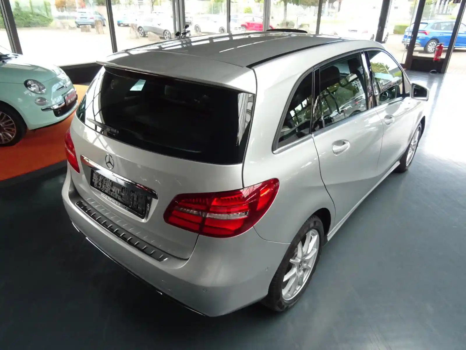Mercedes-Benz B 200