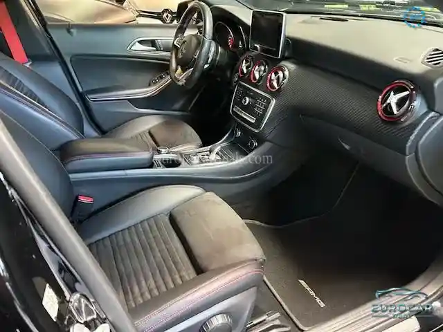 Mercedes-Benz A 45 AMG