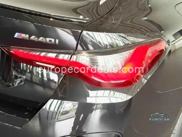 BMW M440