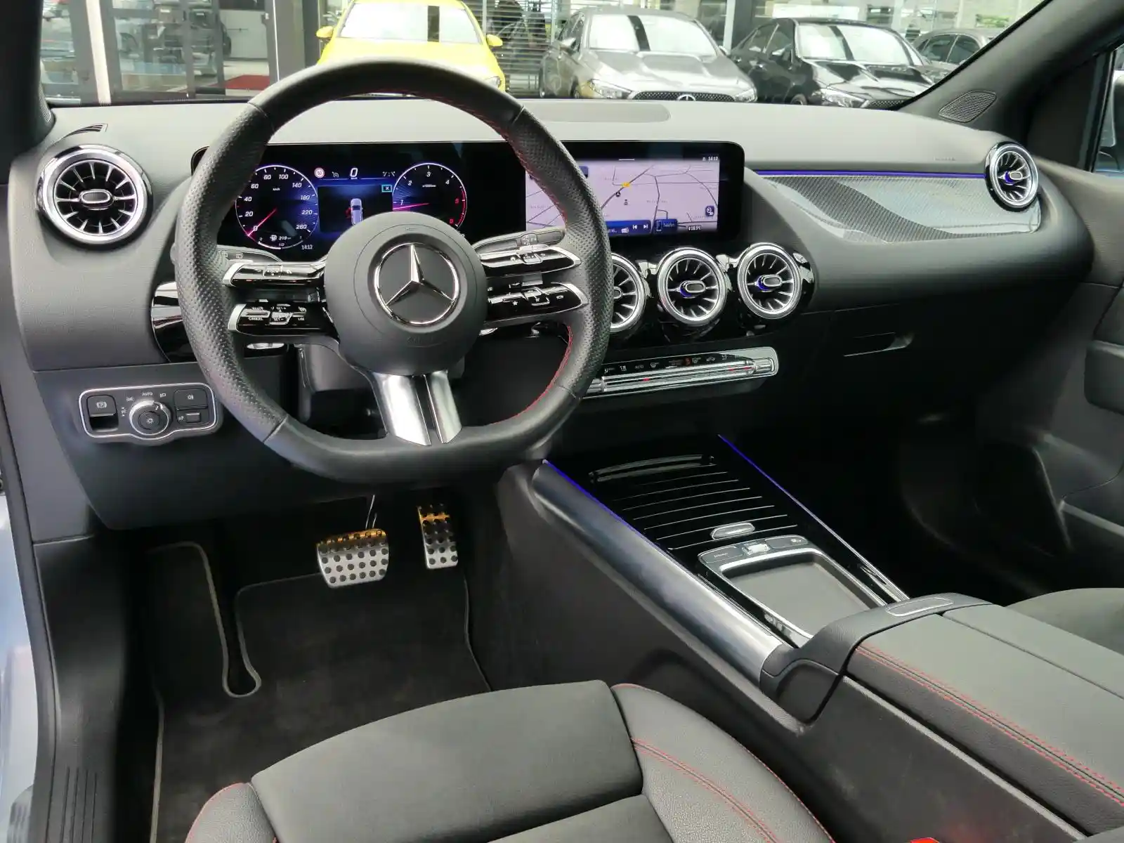 Mercedes-Benz B 180