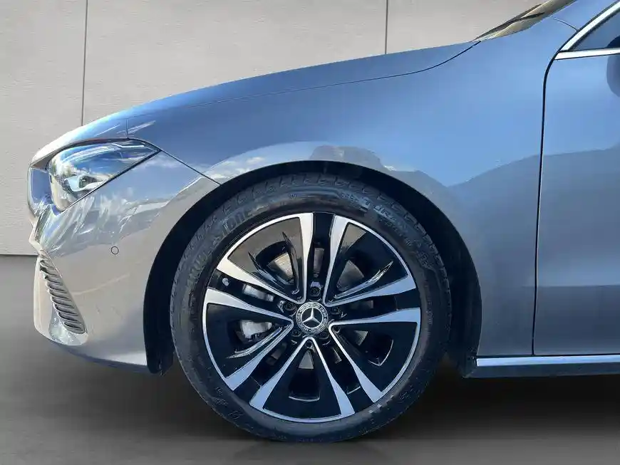Mercedes-Benz CLA 180