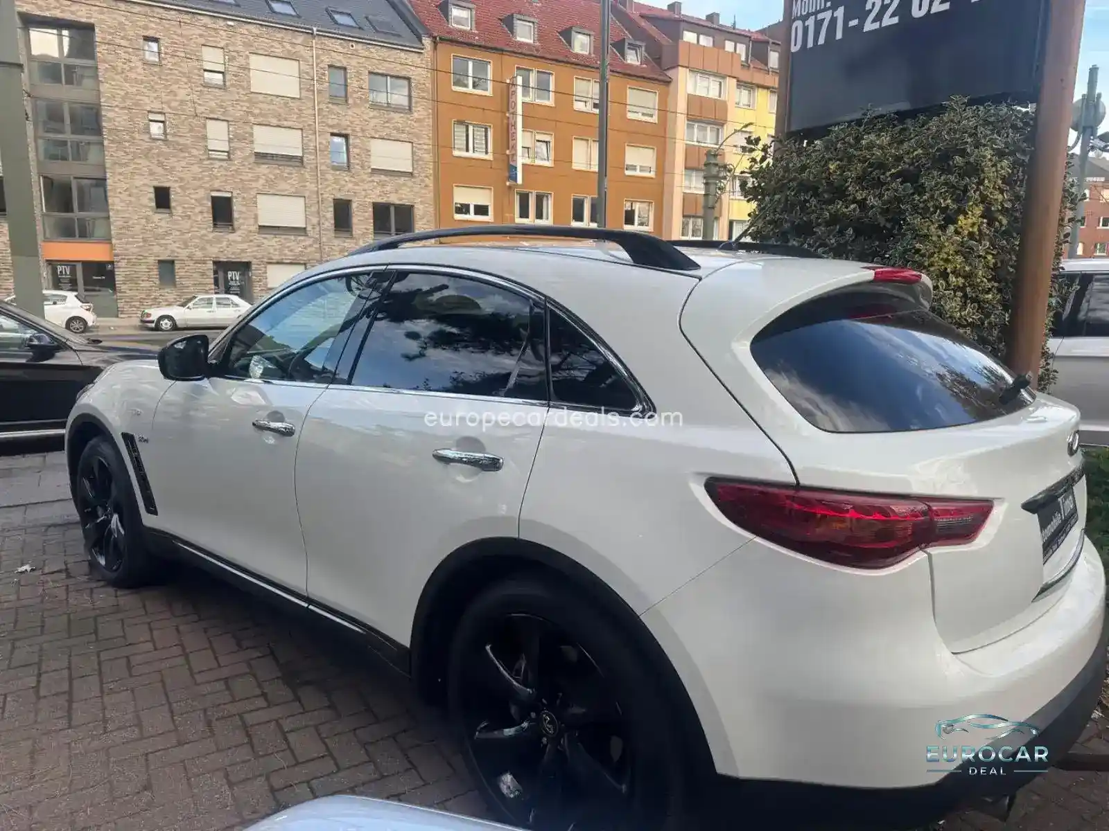 Infiniti QX70