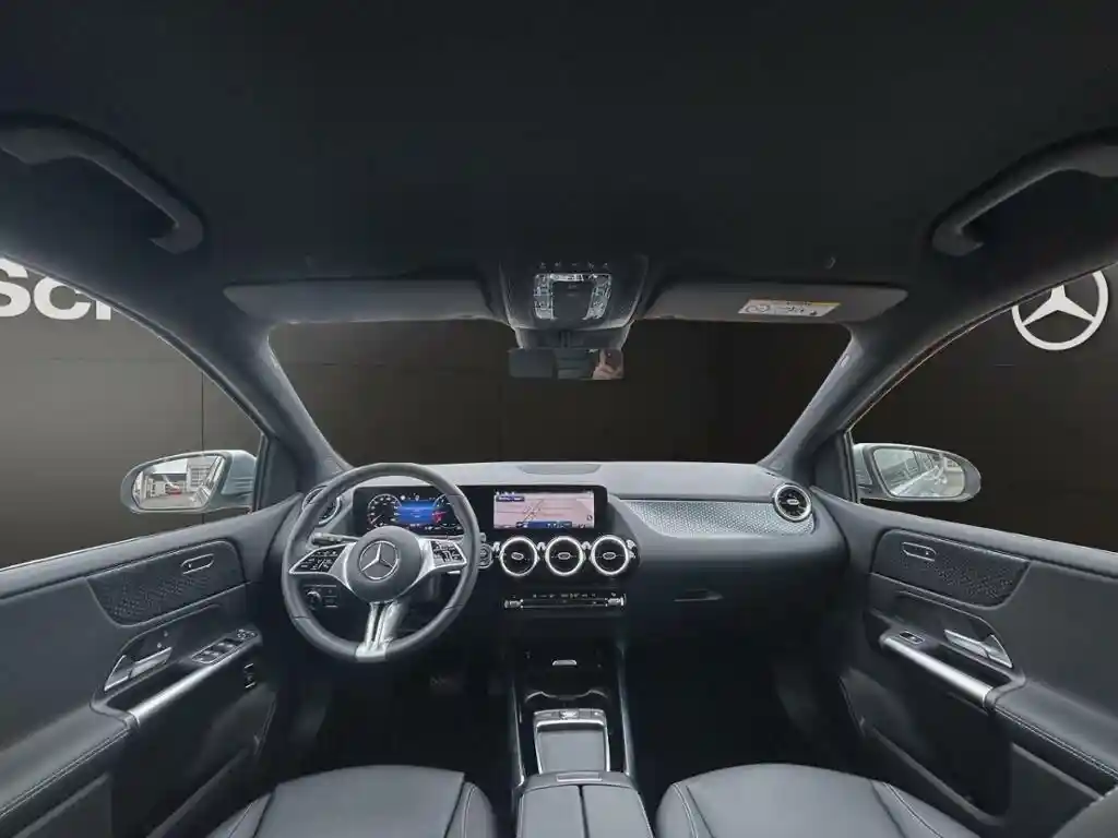 Mercedes-Benz B 180