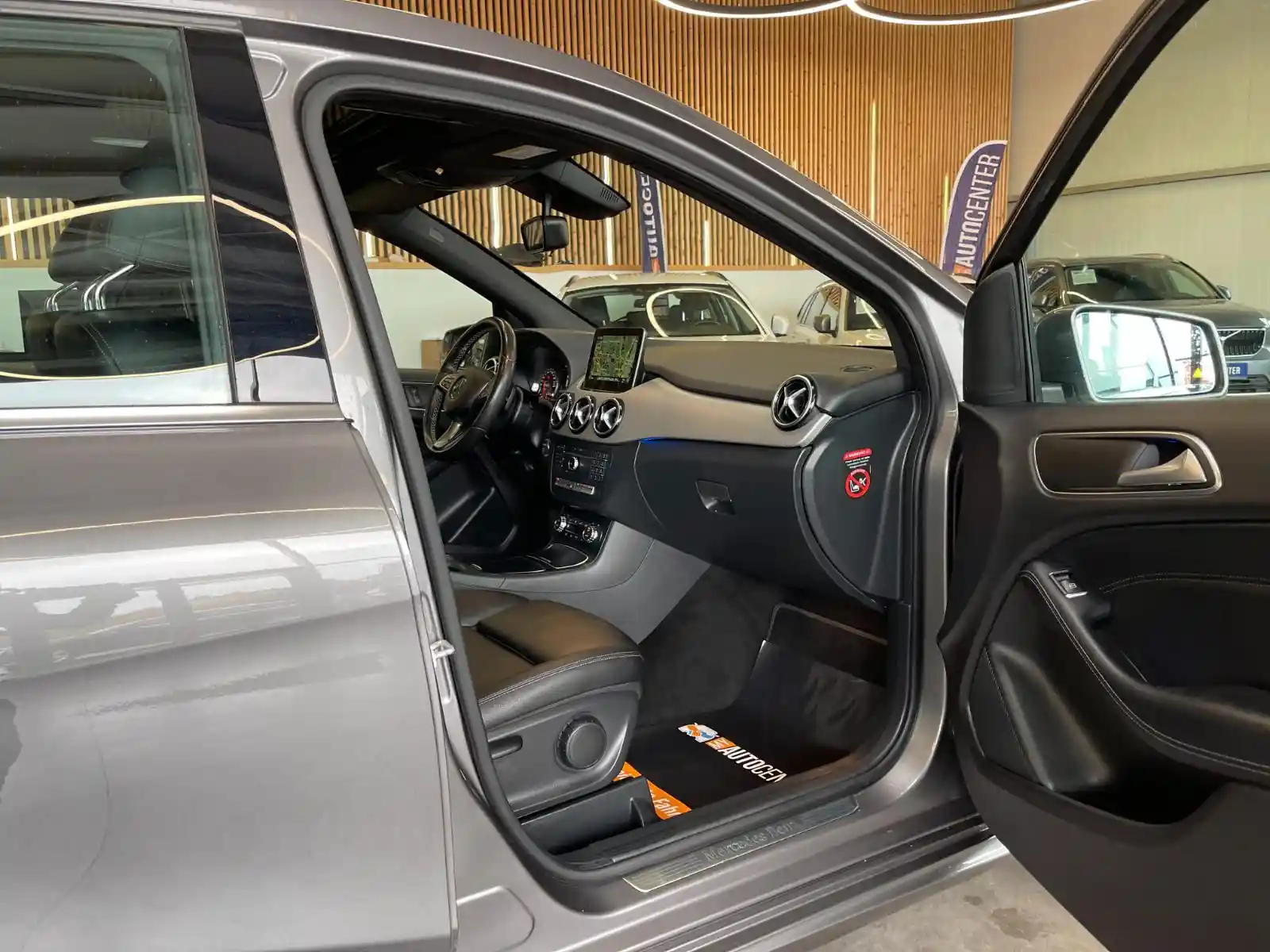 Mercedes-Benz B 220
