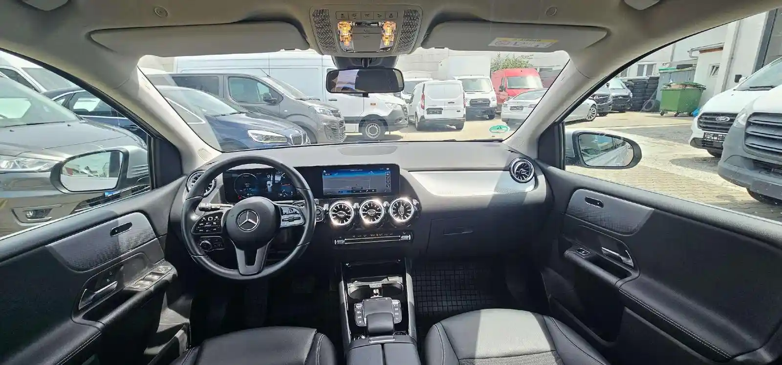 Mercedes-Benz B 180