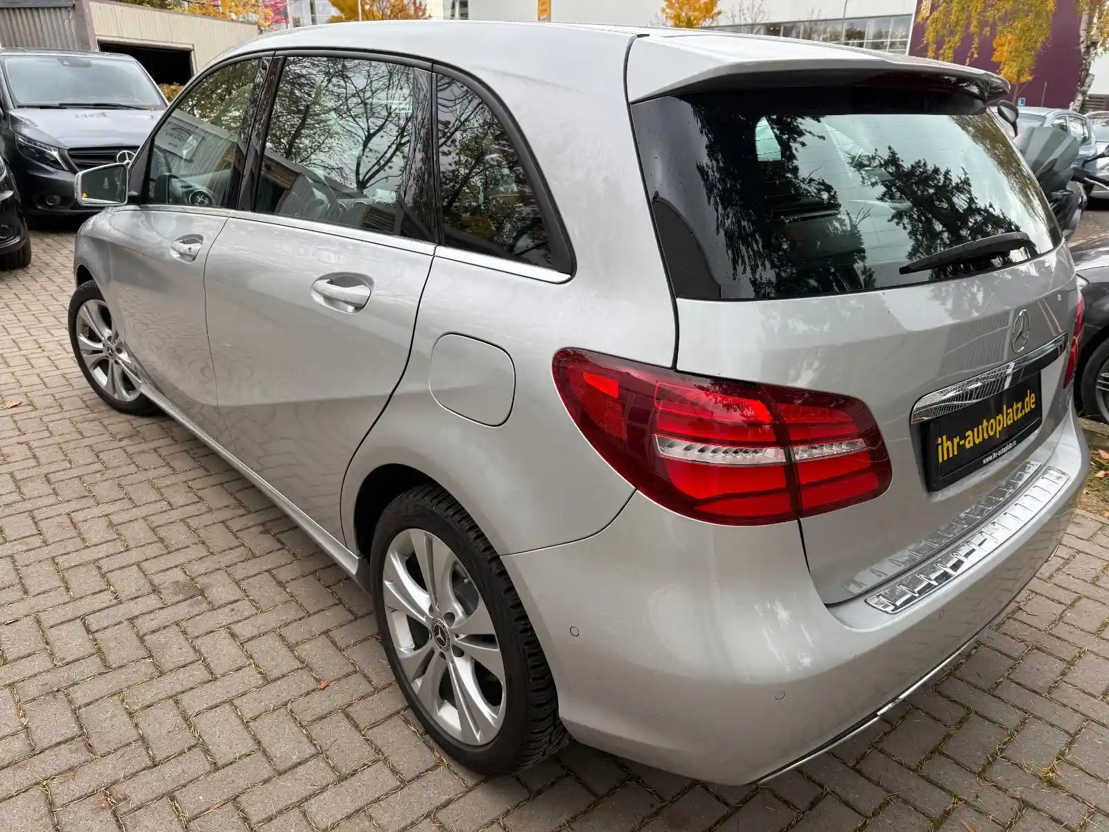 Mercedes-Benz B 200