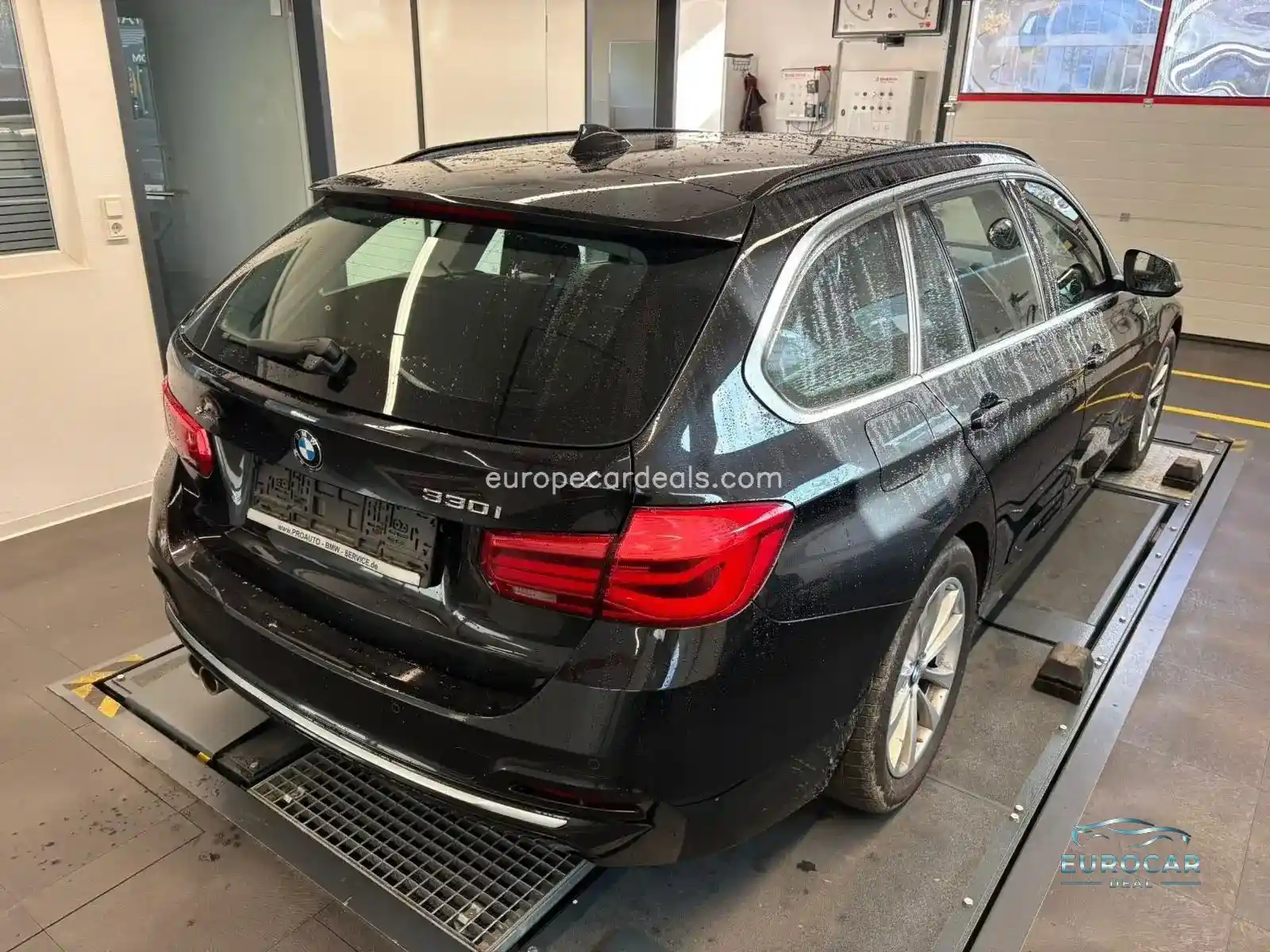 BMW 330