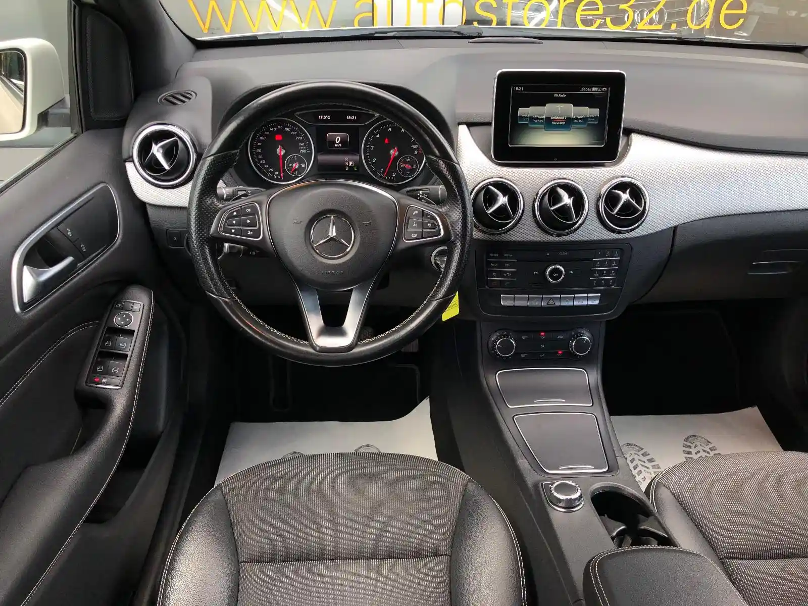 Mercedes-Benz B 200
