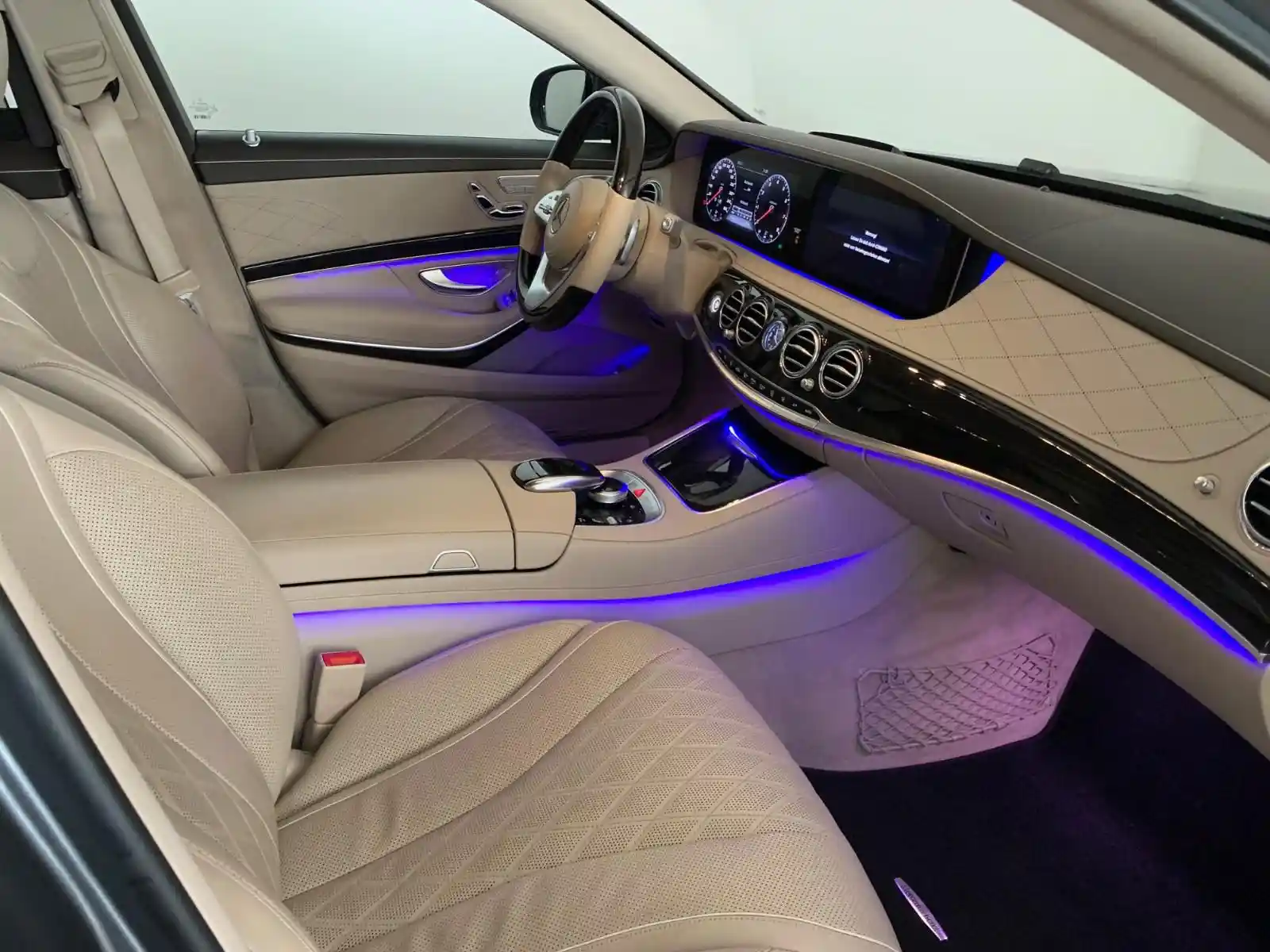 Mercedes-Benz S 560