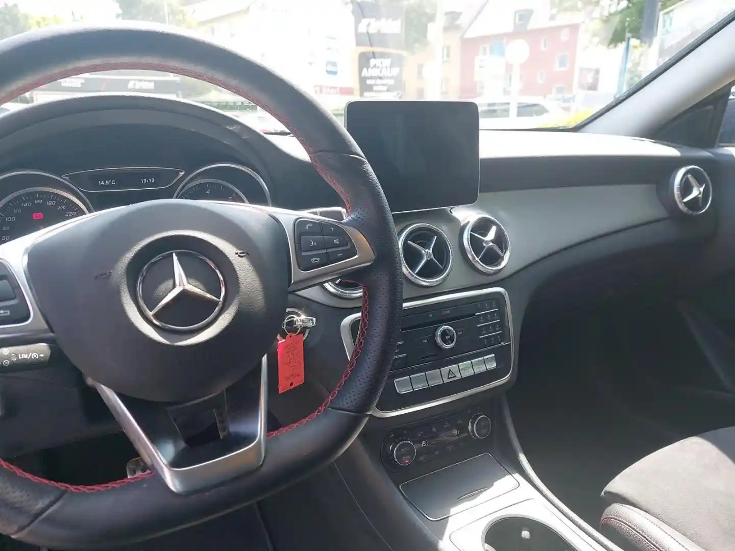 Mercedes-Benz CLA 220