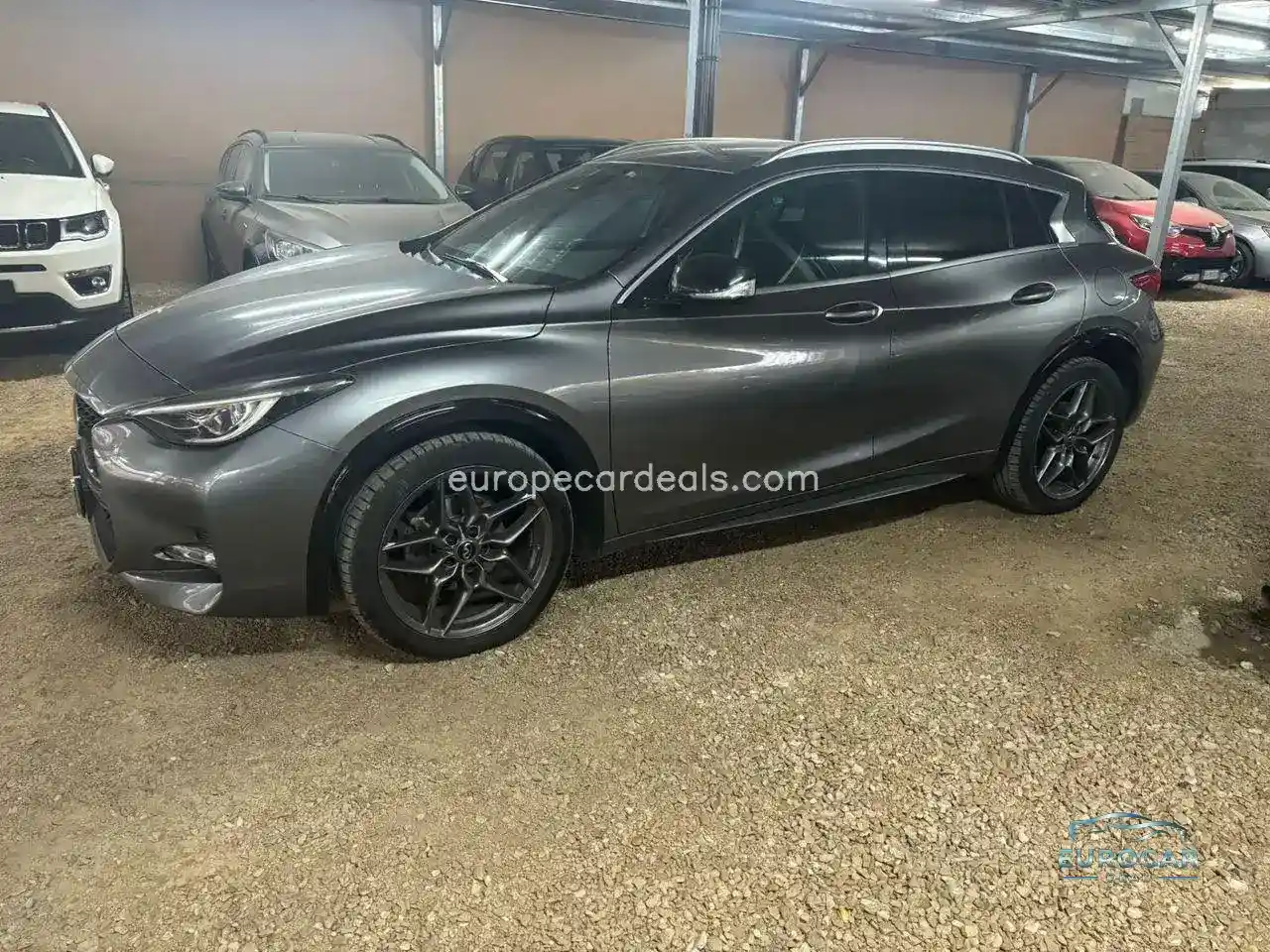 Infiniti Q30