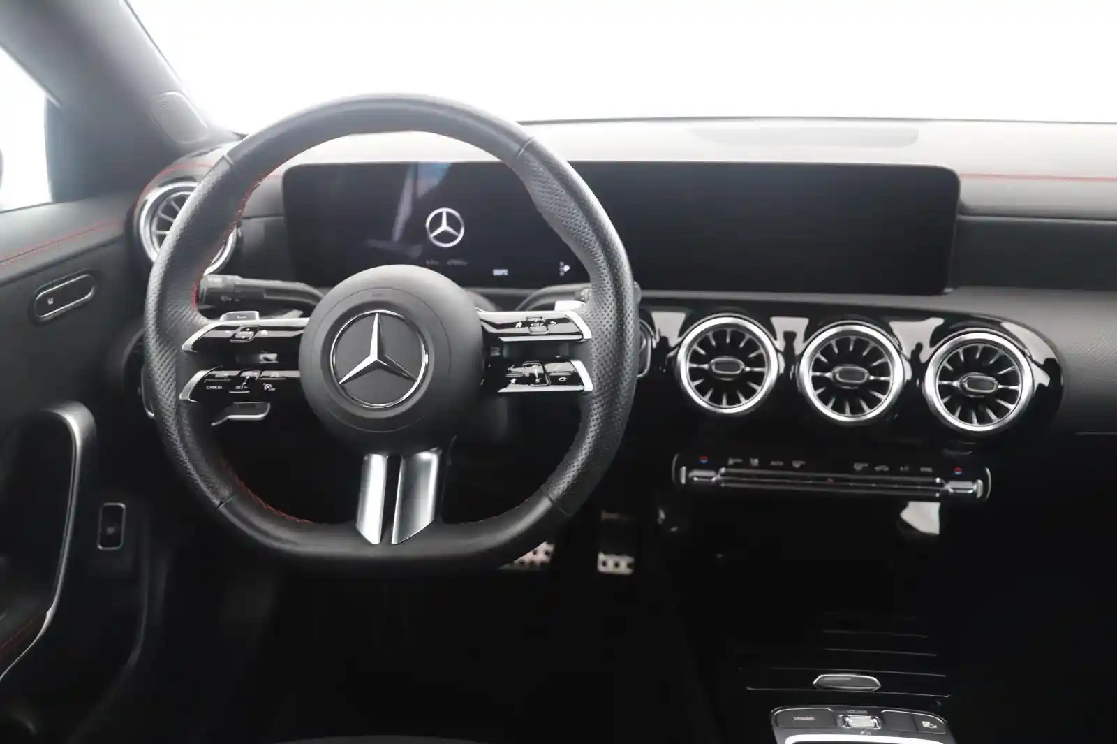 Mercedes-Benz CLA 220
