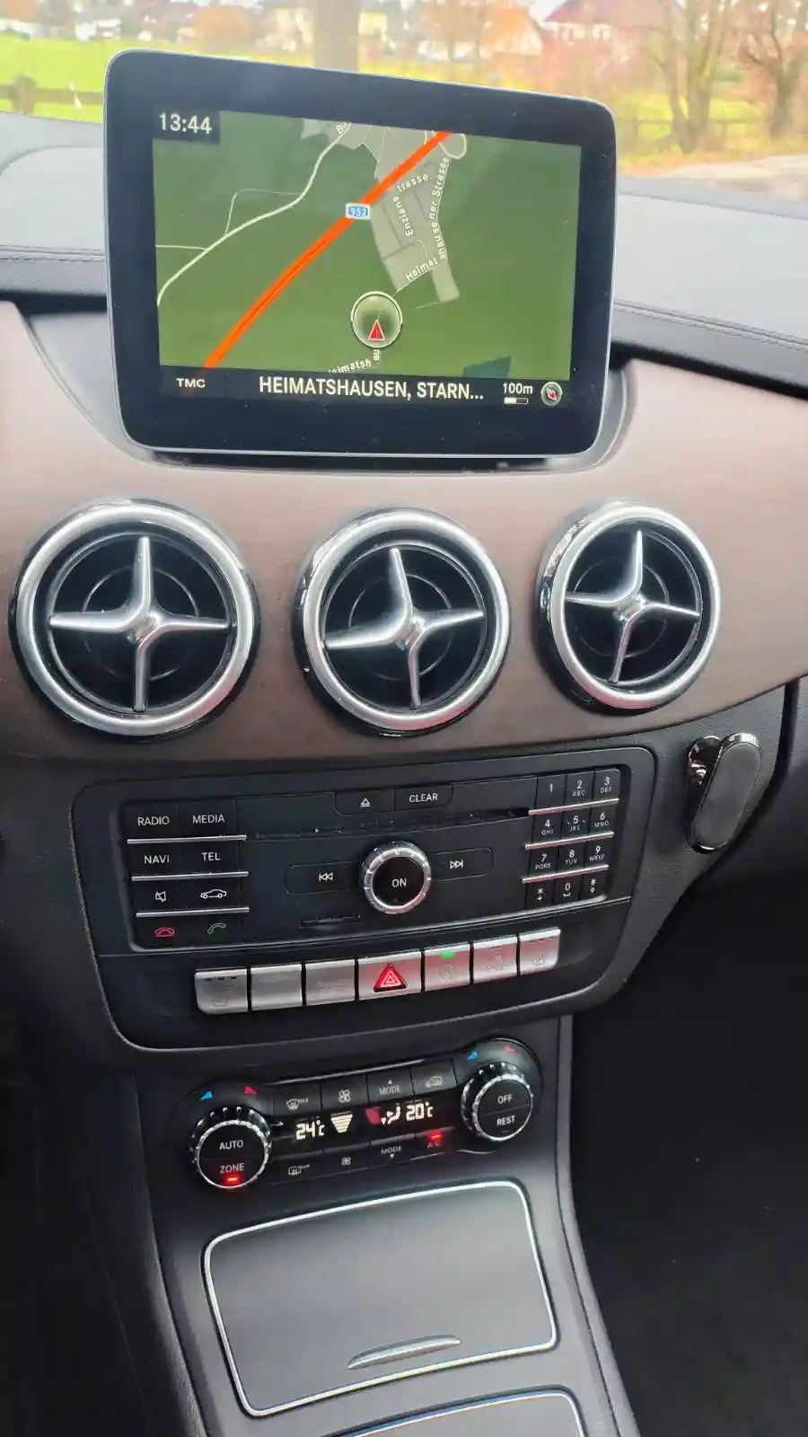 Mercedes-Benz B 220