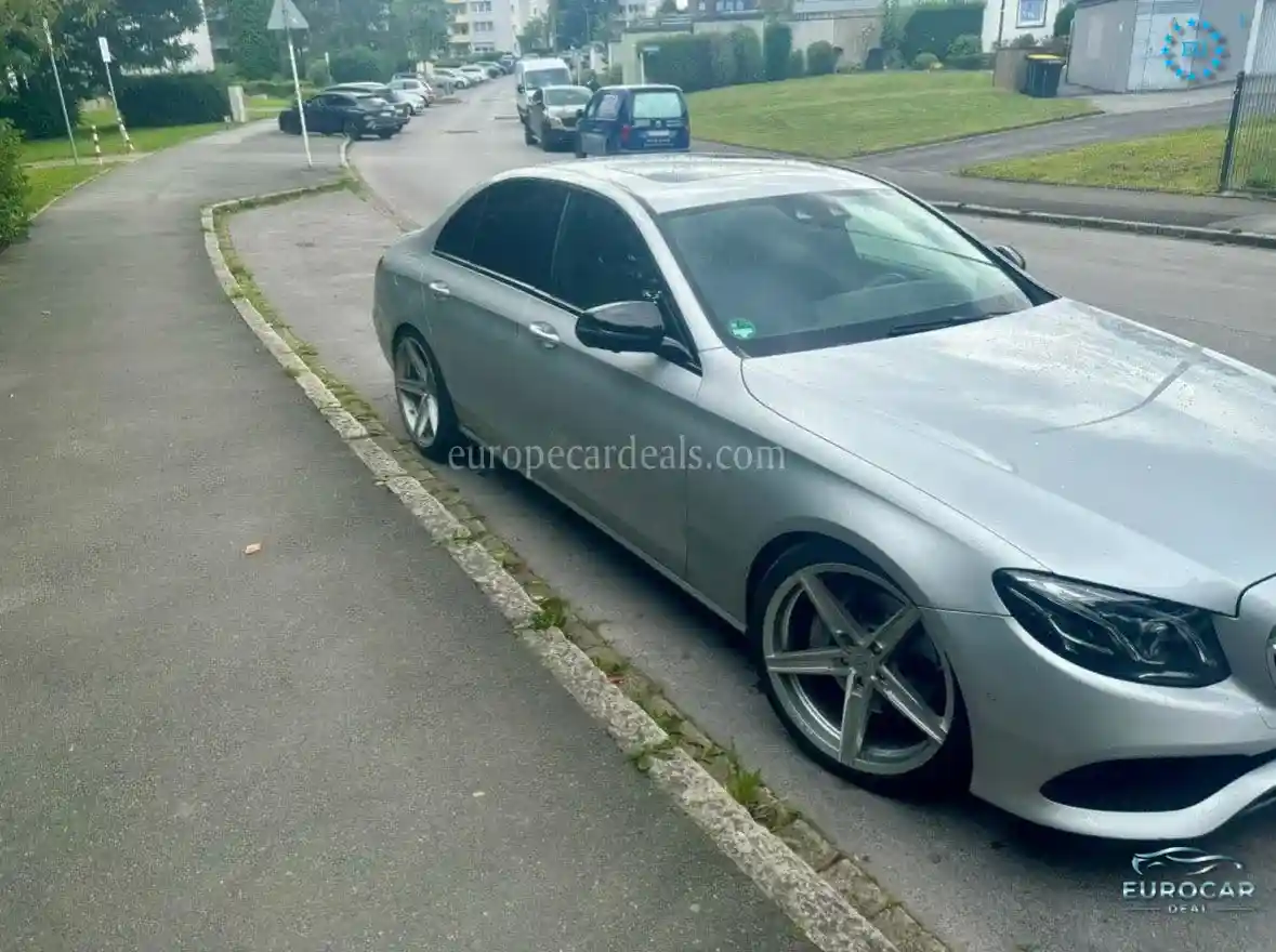 Mercedes-Benz E 220