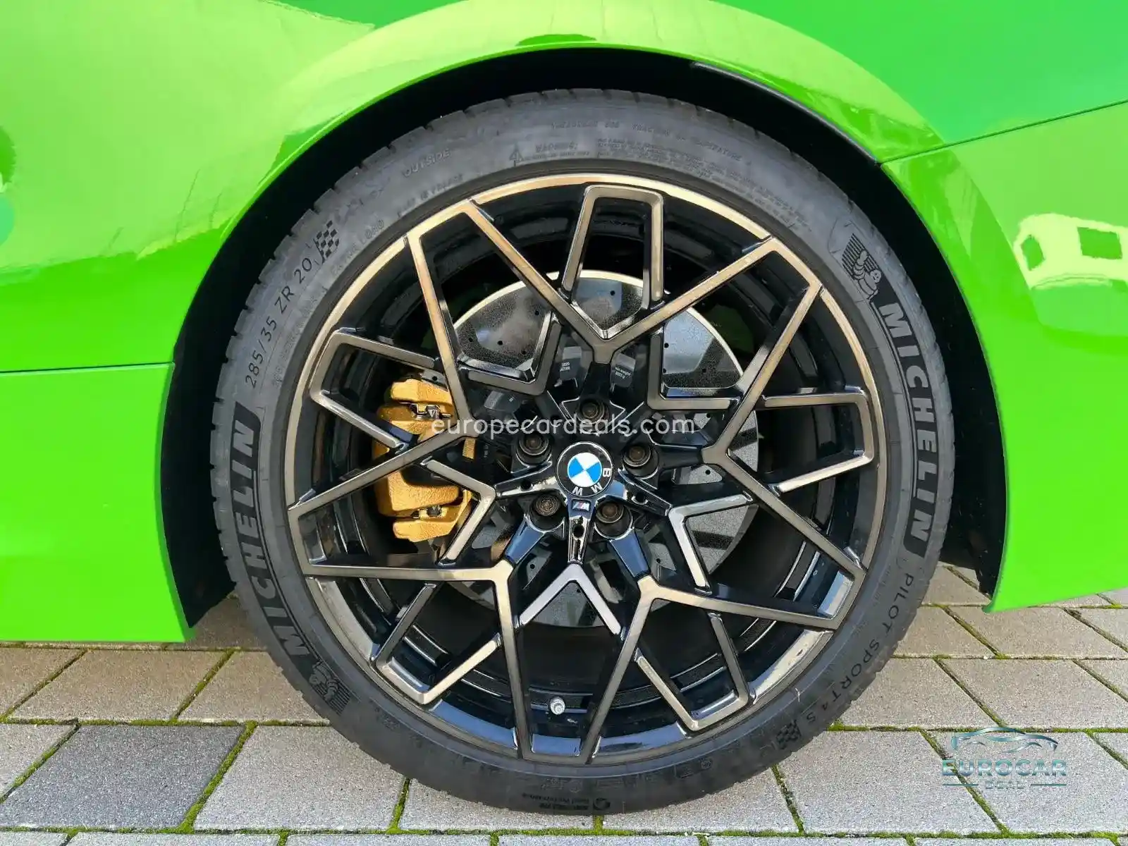 BMW M8