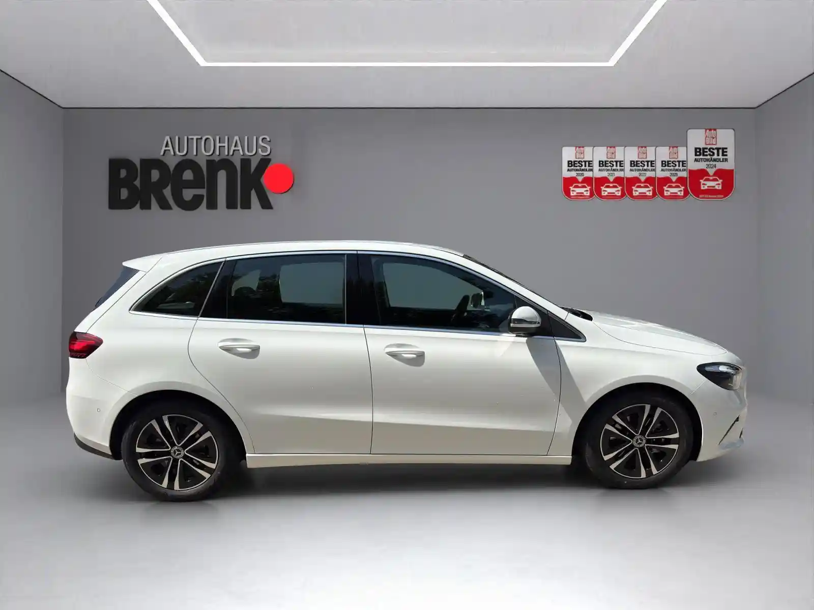 Mercedes-Benz B 180