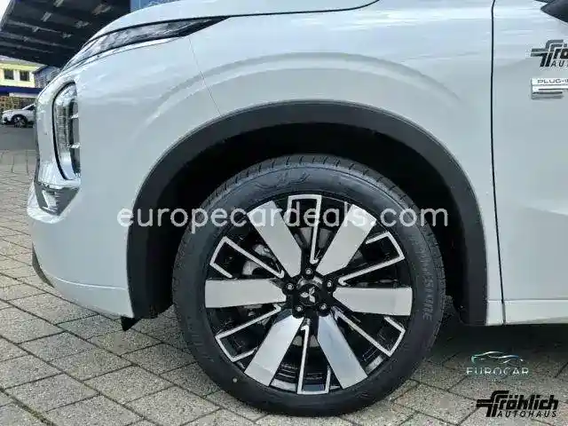 Mitsubishi Plug-in Hybrid Outlander