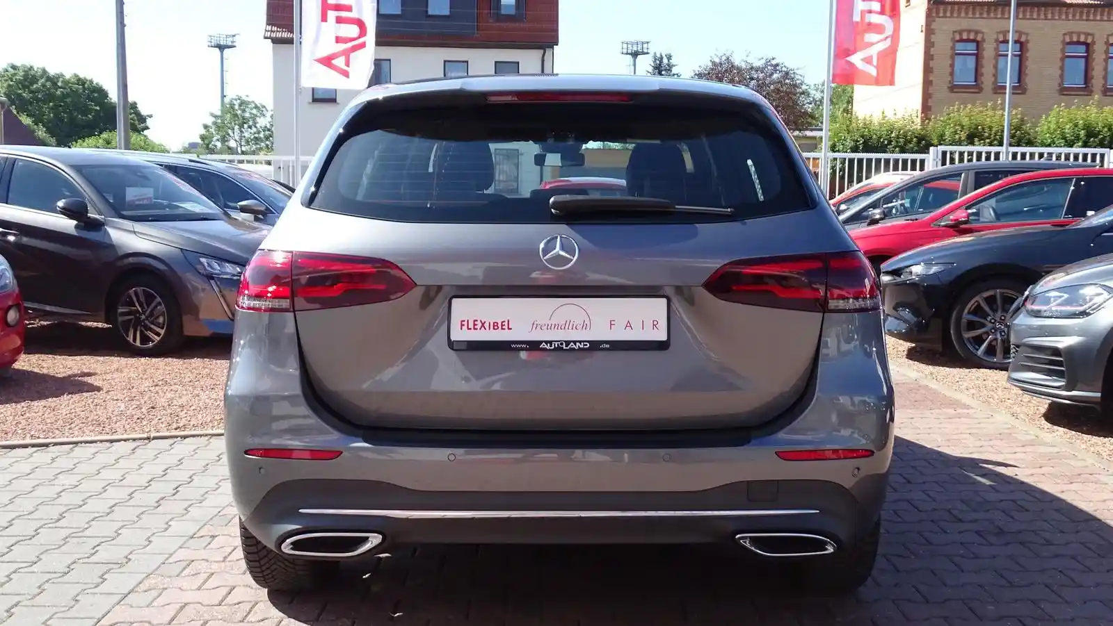 Mercedes-Benz B 180
