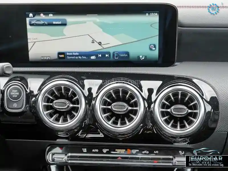 Mercedes-Benz CLA 200