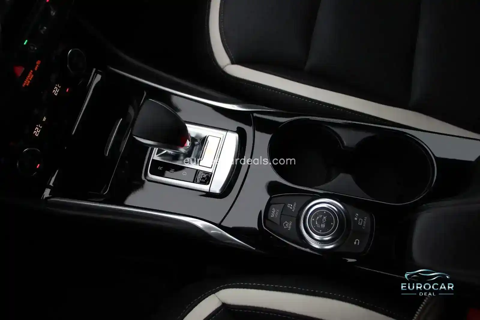 Infiniti Q30