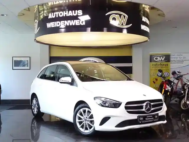 Mercedes-Benz B 180