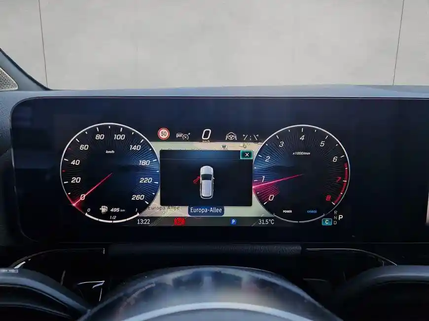Mercedes-Benz B 180