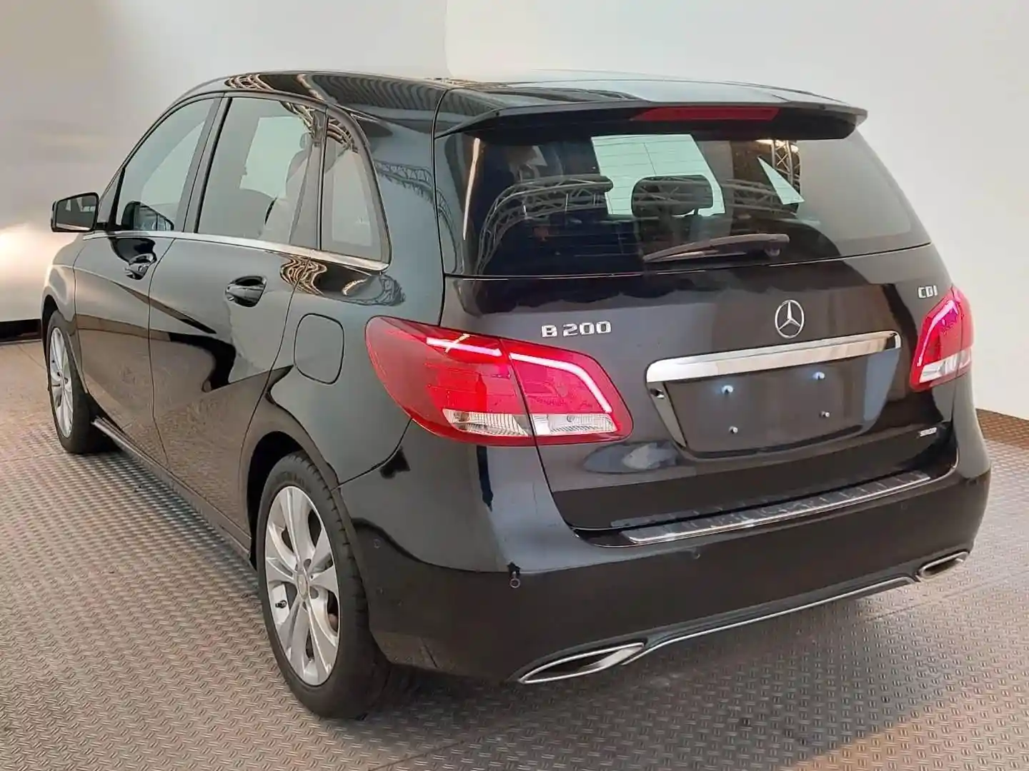 Mercedes-Benz B 200