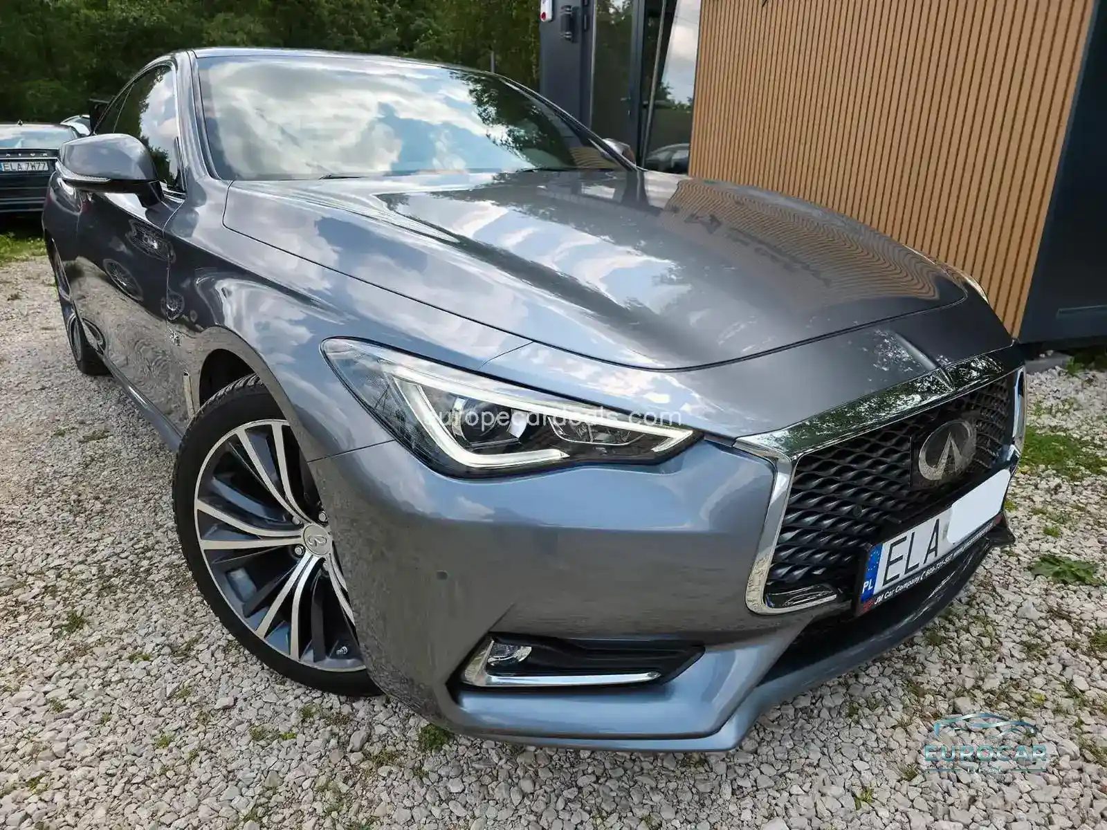 Infiniti Q60