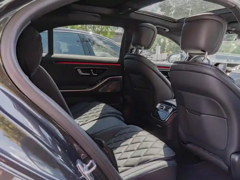 Mercedes-Benz S 500