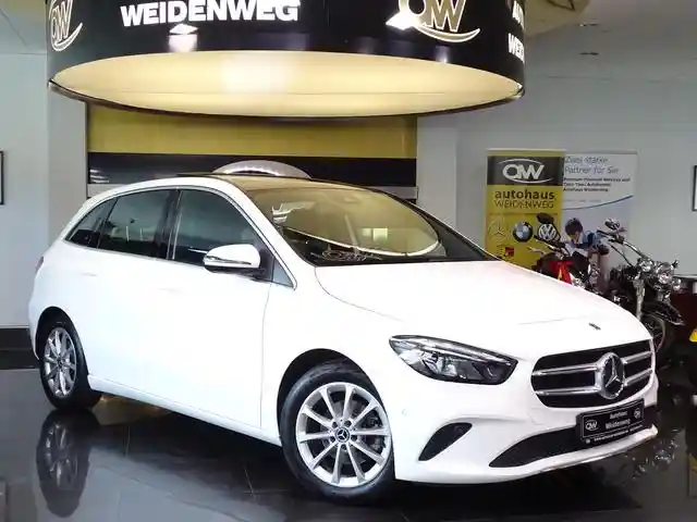 Mercedes-Benz B 180