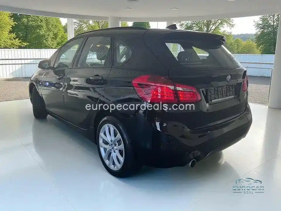 BMW 225