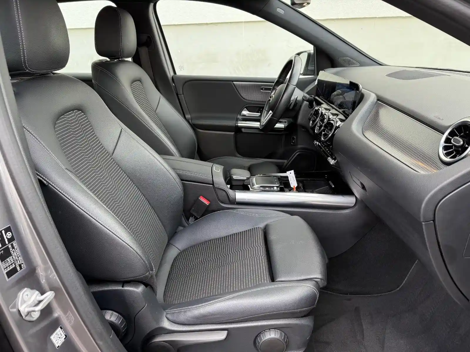 Mercedes-Benz B 220