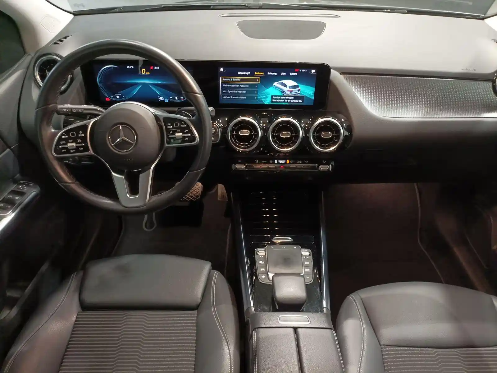 Mercedes-Benz B 220