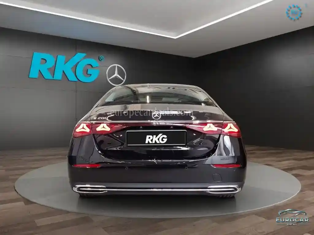 Mercedes-Benz E 200