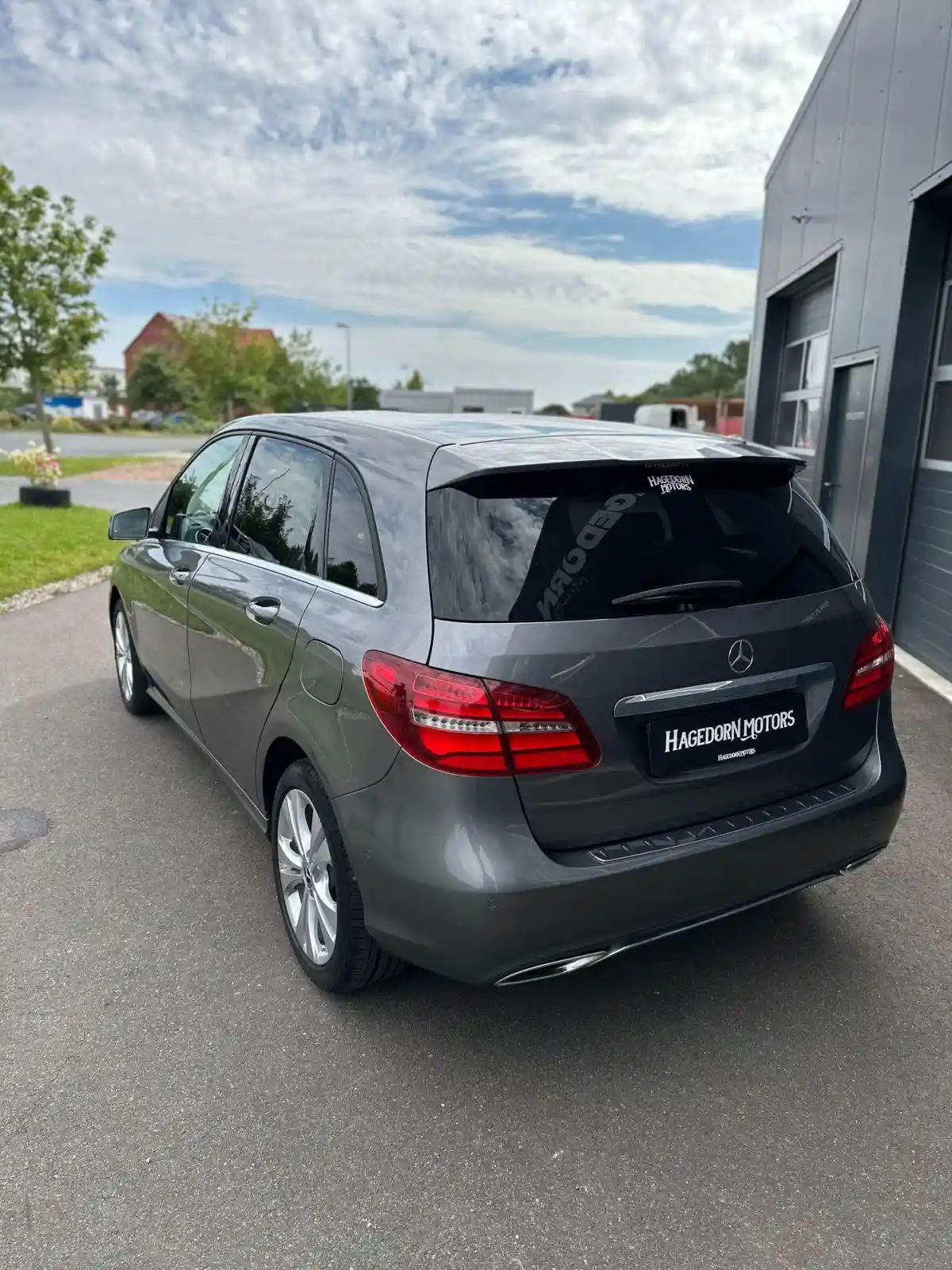 Mercedes-Benz B 220