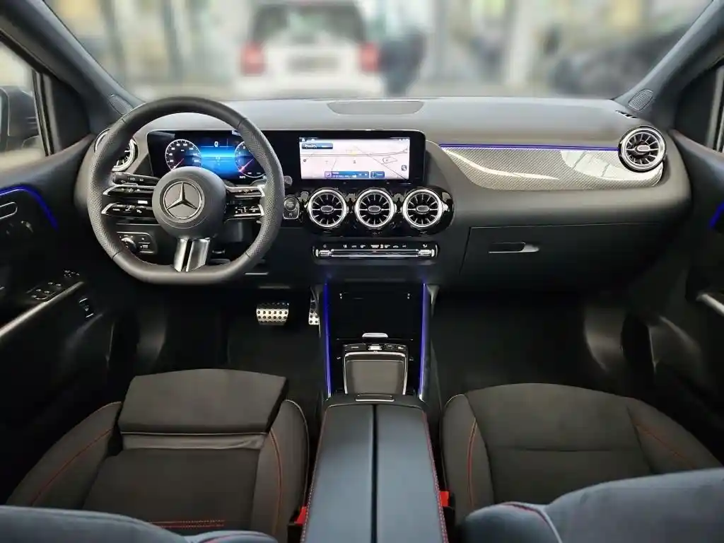 Mercedes-Benz B 200