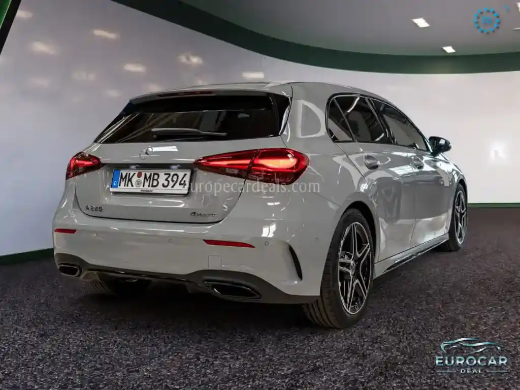 Mercedes-Benz A 220
