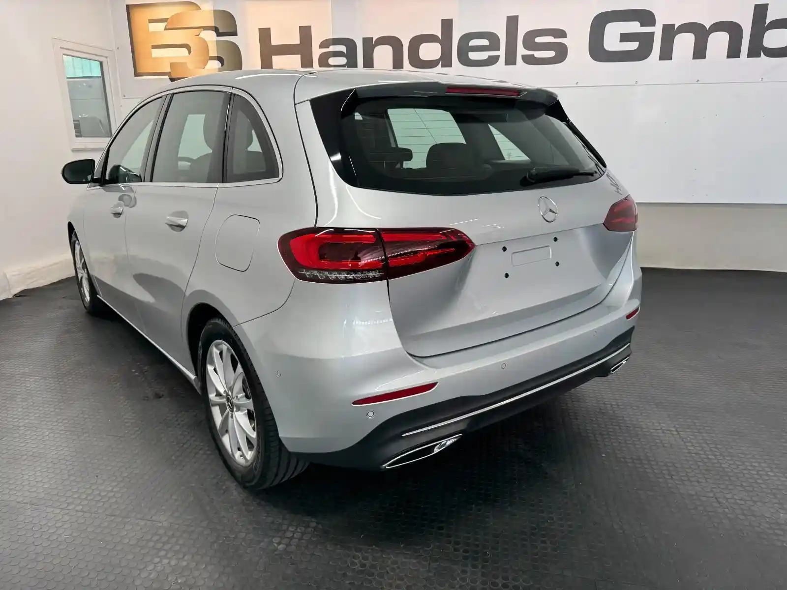 Mercedes-Benz B 200