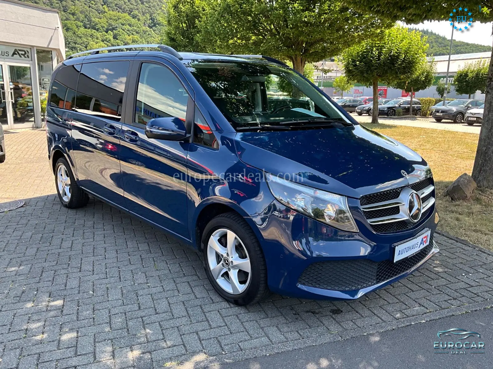 Mercedes-Benz V 220