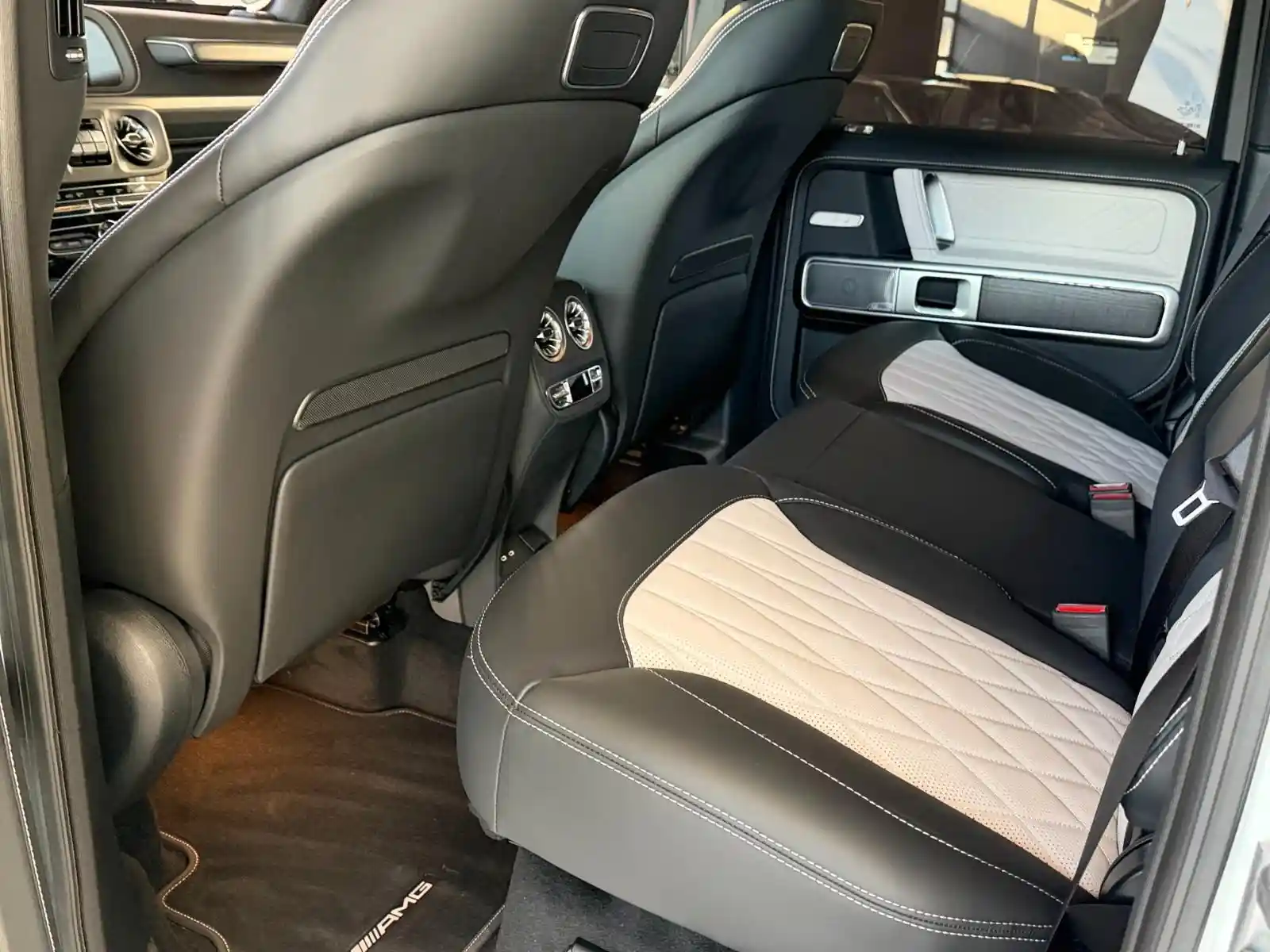 Mercedes-Benz G 500