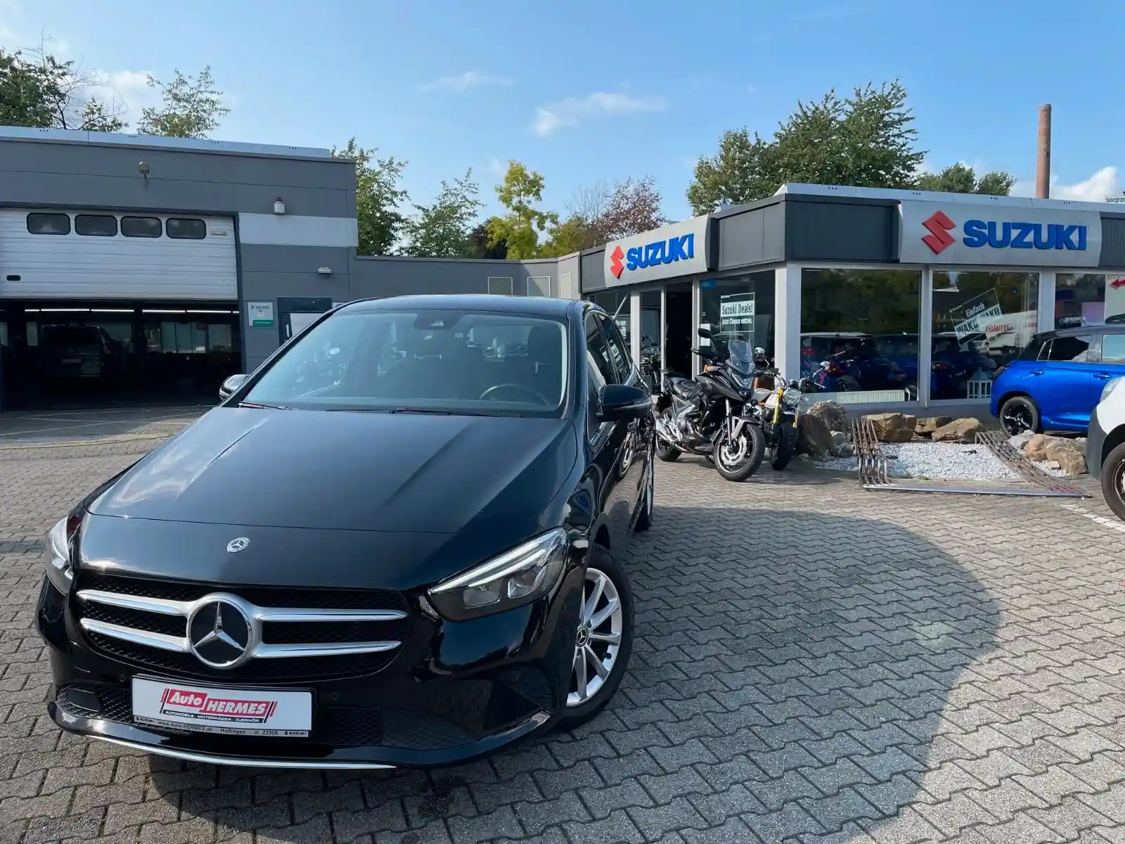Mercedes-Benz B 180