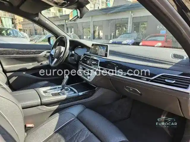 BMW 740