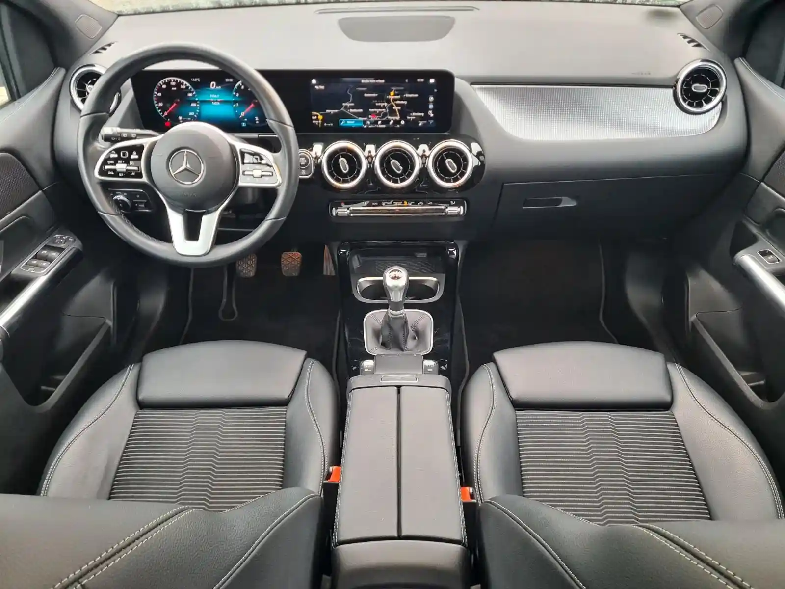 Mercedes-Benz B 180