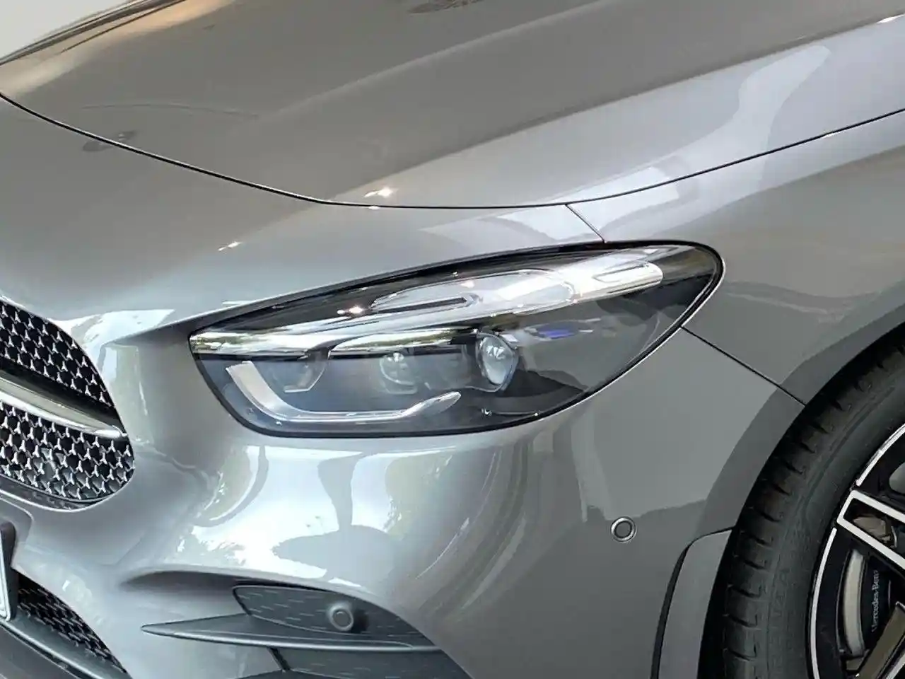 Mercedes-Benz B 200