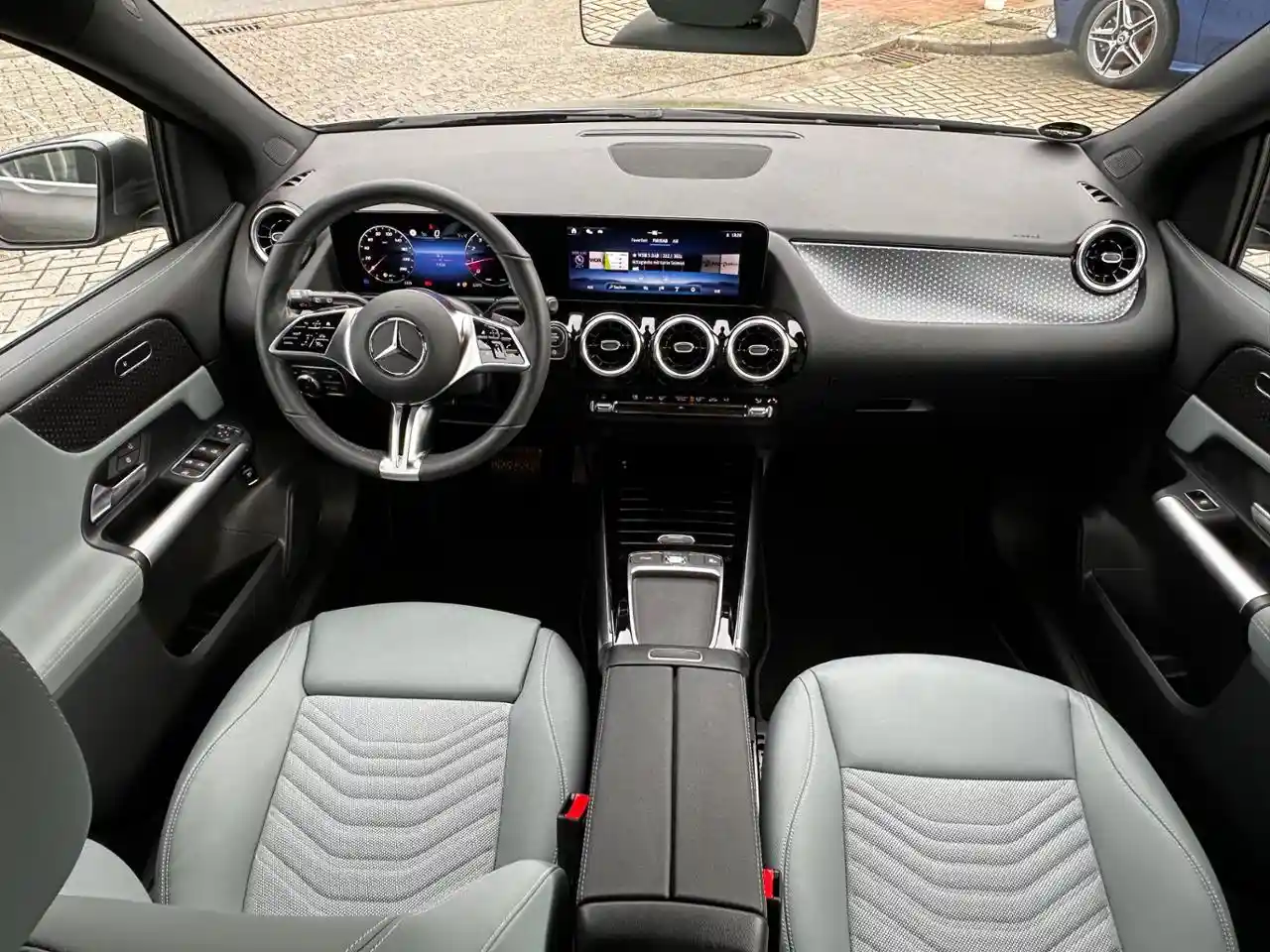 Mercedes-Benz B 200