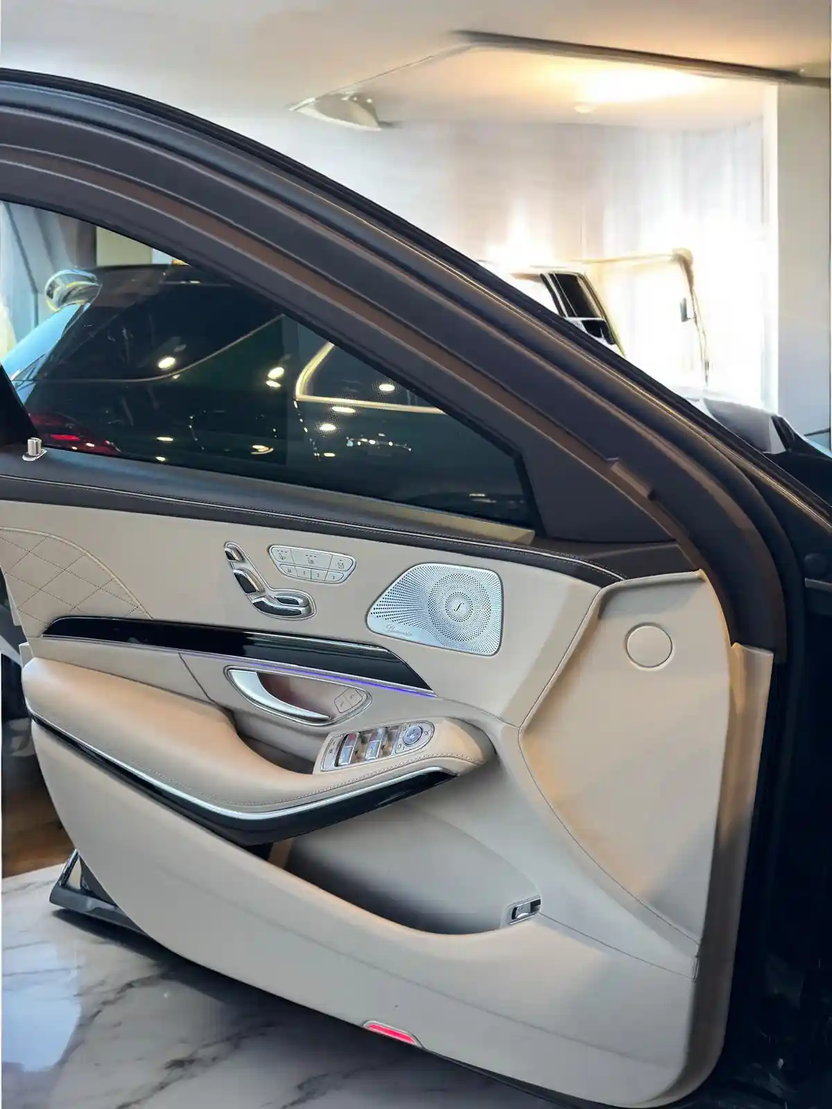 Mercedes-Benz S 600