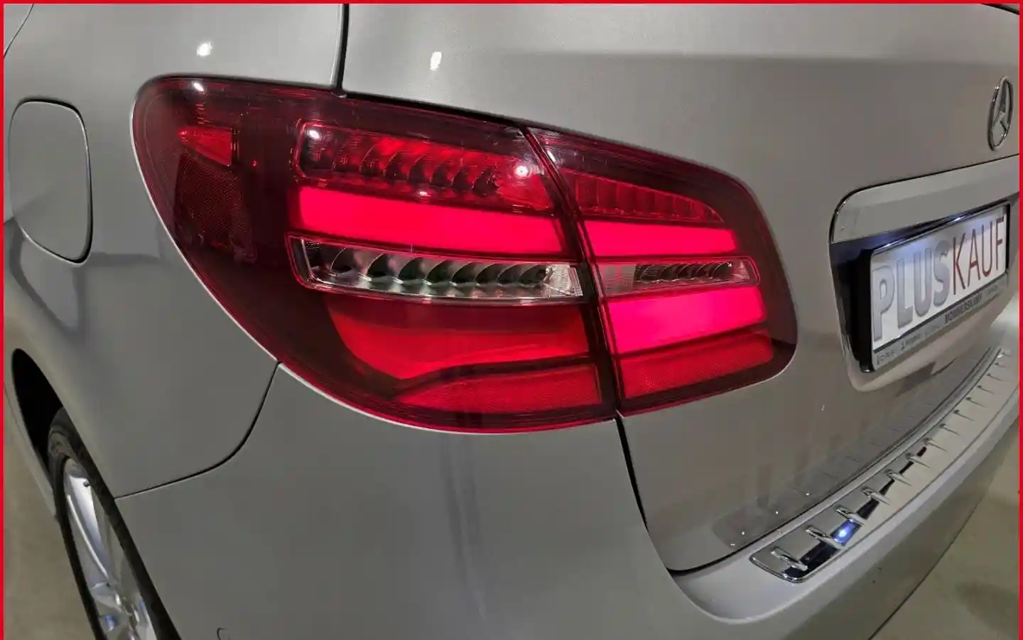 Mercedes-Benz B 180