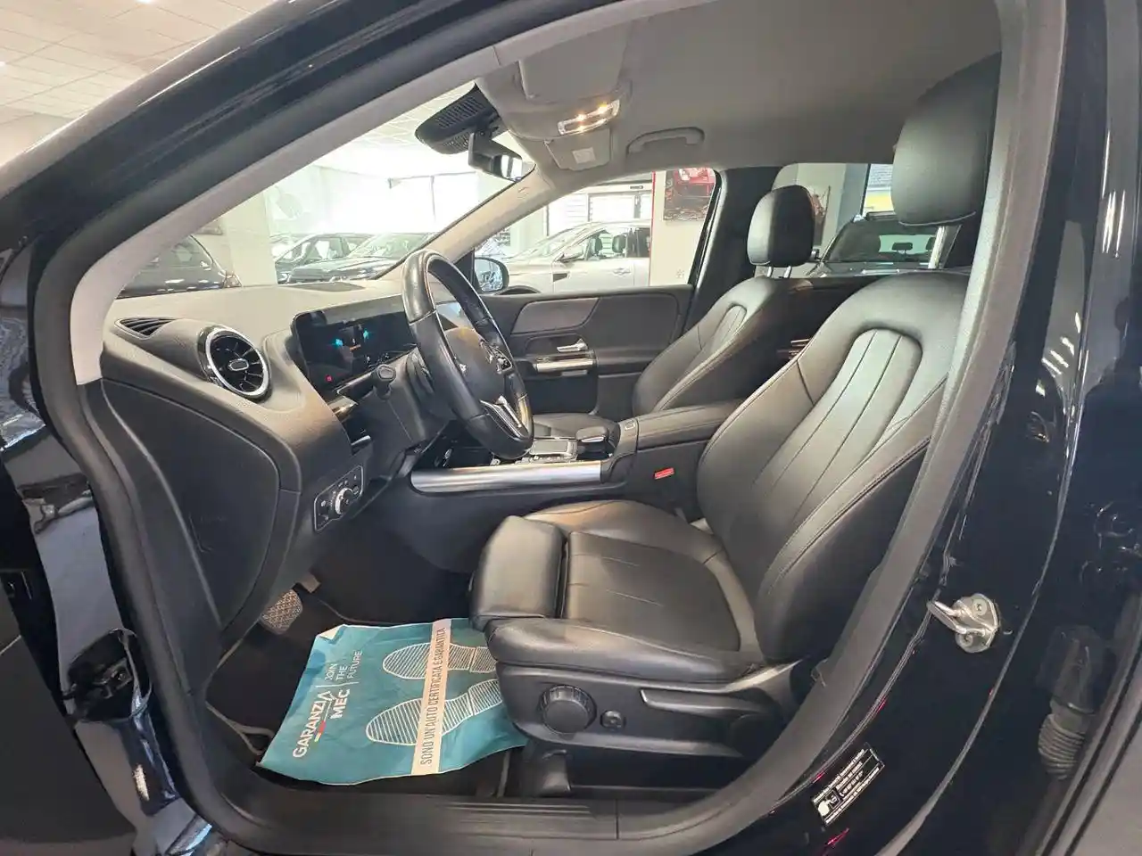 Mercedes-Benz B 180